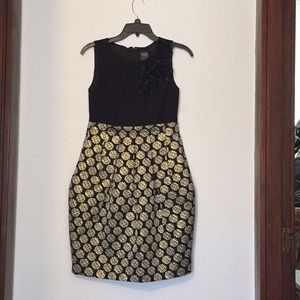 ❤️Taylor Black and Gold Dress.  Size 2.